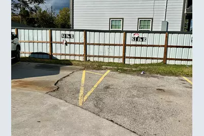 5136 Mallow Street #B, Houston, TX 77033 - Photo 3