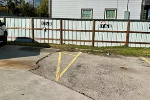 5136 Mallow St, Houston, TX 77033 - Photo 3