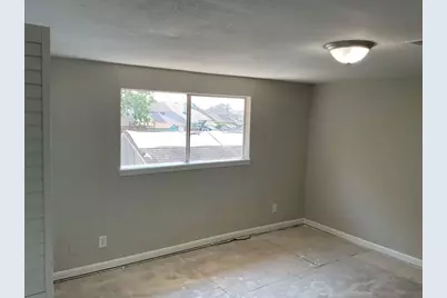 4922 Dollar Reef Drive, Bacliff, TX 77518 - Photo 9