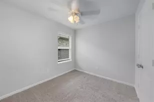 2130 Mirror Ridge Ct, Texas City, TX 77568 - Photo 3