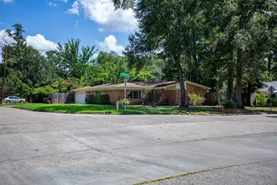101 S Woodsway Street E, Conroe, TX 77301 - Photo 5