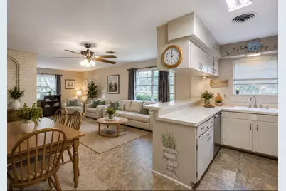 101 S Woodsway Street E, Conroe, TX 77301 - Photo 7