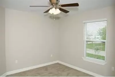 919 N Avenue C, Freeport, TX 77541 - Photo 11