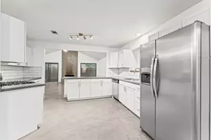 29 S High Oaks Cir, Spring, TX 77380 - Photo 5