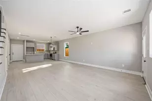 5827 Polly St, Houston, TX 77016 - Photo 5