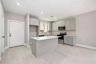 5827 Polly St, Houston, TX 77016 - Photo 7