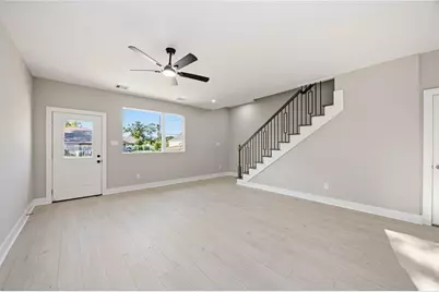 5827 Polly Unit B Street #B, Houston, TX 77016 - Photo 9