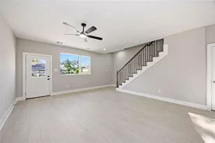 5827 Polly St, Houston, TX 77016 - Photo 9