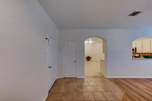 314 Clear Creek Ave, League City, TX 77573 - Photo 3