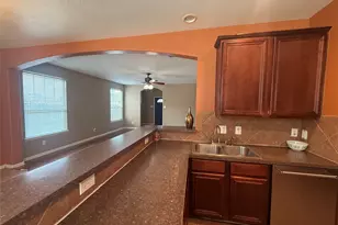 9429 Lambright Rd, Houston, TX 77075 - Photo 7