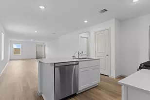 1009 Bluegill Dr, Alvin, TX 77511 - Photo 3