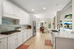 2 N Chantsong Cir, The Woodlands, TX 77382 - Photo 13