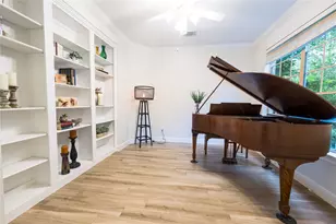 2 N Chantsong Cir, The Woodlands, TX 77382 - Photo 5
