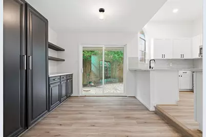 23 Cedar Chase Place, The Woodlands, TX 77381 - Photo 3