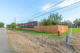 403 Avenue E, Dickinson, TX 77539 - Photo 3