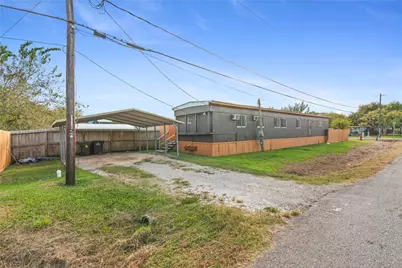 403 Avenue E, Dickinson, TX 77539 - Photo 1