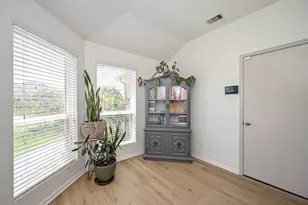 9889 Hyacinth Way, Conroe, TX 77385 - Photo 13