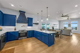 1240 Gulf Rd, Crystal Beach, TX 77650 - Photo 9