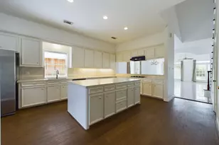5627 Winsome Ln, Houston, TX 77057 - Photo 13