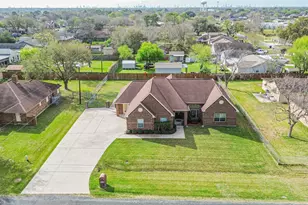 1925 42nd Ave N, Texas City, TX 77590 - Photo 3