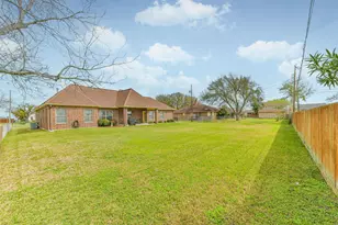 1925 42nd Ave N, Texas City, TX 77590 - Photo 5