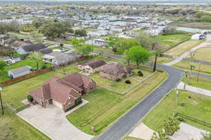 1925 42nd Ave N, Texas City, TX 77590 - Photo 9