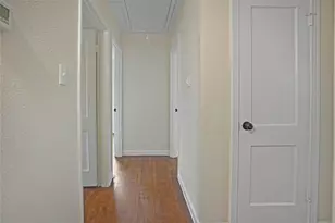 5946 Beldart St, Houston, TX 77033 - Photo 9