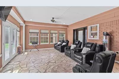 10158 Scotsbrook Drive, Houston, TX 77038 - Photo 19