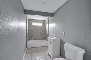 1016 Apache St, Houston, TX 77022 - Photo 7