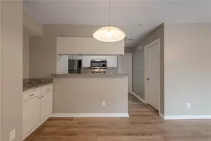 2402 Sycamore Ave, Huntsville, TX 77340 - Photo 9