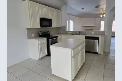 2910 Plum Lake Drive, Pearland, TX 77584 - Photo 11