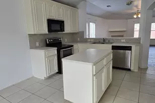 2910 Plum Lake Dr, Pearland, TX 77584 - Photo 11