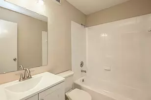 2711 Quarry Hill Rd, Sugar Land, TX 77478 - Photo 17