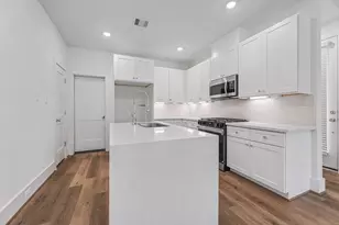 5618 Bertellis Ln, Houston, TX 77091 - Photo 9