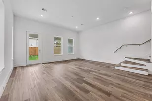 5618 Bertellis Ln, Houston, TX 77091 - Photo 5