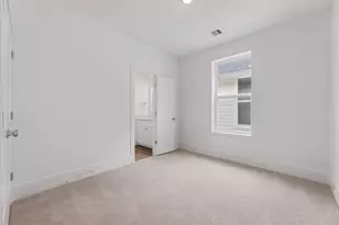 5618 Bertellis Ln, Houston, TX 77091 - Photo 13