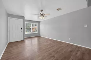 2302 Abernathy St, Houston, TX 77026 - Photo 3