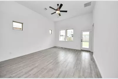 7722 Clover Gully Lane, Katy, TX 77493 - Photo 17