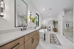 1031 W 43rd St, Houston, TX 77018 - Photo 21