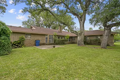 1655 E South Street, Alvin, TX 77511 - Photo 31