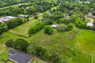 1655 E South St, Alvin, TX 77511 - Photo 37