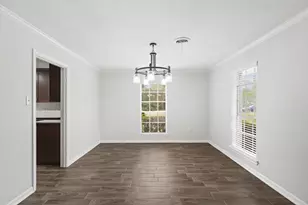 1655 E South St, Alvin, TX 77511 - Photo 9