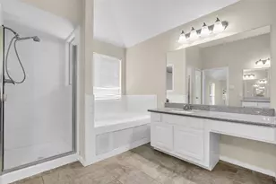 12018 Natural Bridges Ln, Sugar Land, TX 77498 - Photo 13