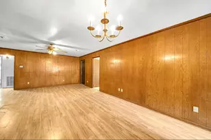 8447 Sterlingshire St, Houston, TX 77078 - Photo 11