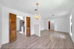 8447 Sterlingshire St, Houston, TX 77078 - Photo 3