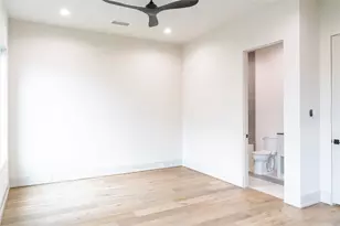 411 W Saulnier St, Houston, TX 77019 - Photo 31