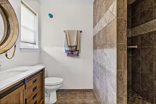419 W Lake Shore Dr, Livingston, TX 77351 - Photo 23