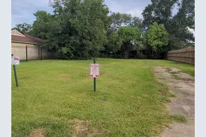 5774 Belneath Street, Houston, TX 77033 - Photo 1