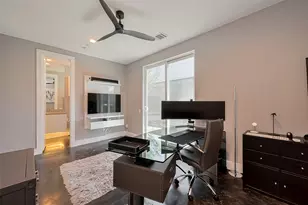 5919 E Post Oak Ln, Houston, TX 77055 - Photo 9