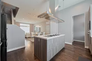 5919 E Post Oak Ln, Houston, TX 77055 - Photo 15